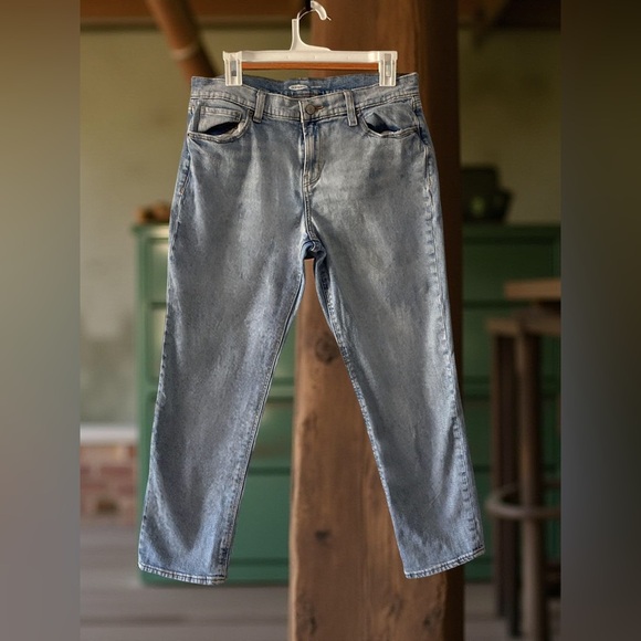 Old Navy Boyfriend Jeans | Size 12 | Light Wash | Relaxed Straight Leg - Picture 2 of 10